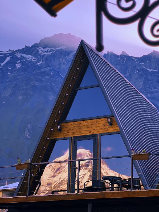 Hotel Pyramid Kazbegi Exterior foto